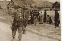 Combat-fouille-village